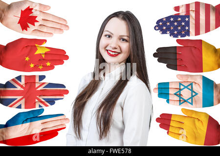 Frau und viele Hände mit verschiedenen Flaggen Stockfoto