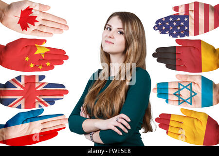 Frau und viele Hände mit verschiedenen Flaggen Stockfoto