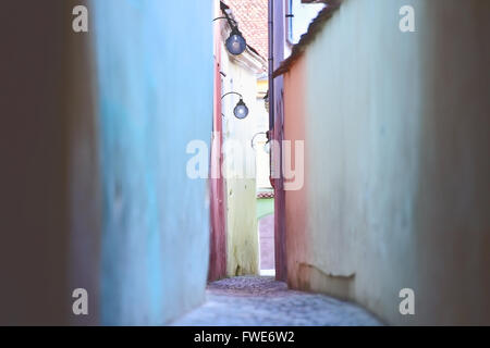 Vintage Bild mit Seil Street oder String Street, die engste Straße in Siebenbürgen Brasov Stadt und eines der schmalsten Stockfoto