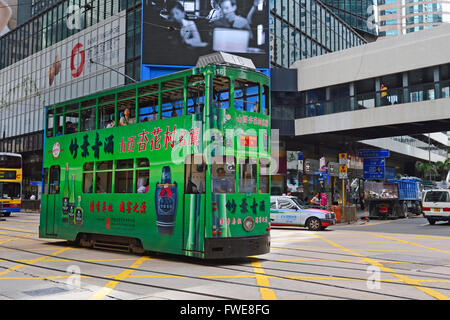 Doppelstock-Straßenbahn, Des Voeux Road, Central, Hongkong Island, China Stockfoto