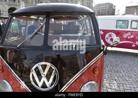 60 Jahre Volkswagen Transporter aus Hannover. Stockfoto