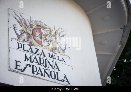 Plaza De La Real Marina Española Zeichen.  Madrid ist eine Süd-westlichen europäischen Stadt, die Hauptstadt Spaniens und die größte kommunale Stockfoto