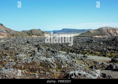 Isländische Landschaft. Wunderschöne Berge und Vulkangebiet Stockfoto