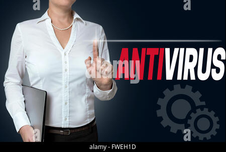 Antivirus-Touchscreen gesteuert Geschäftsfrau Hintergrund. Stockfoto