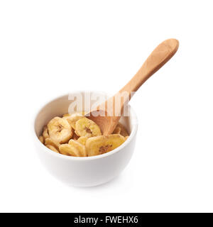 Schüssel gefüllt mit Bananenscheiben isoliert Stockfoto