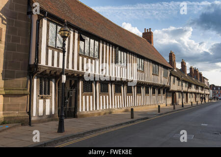 Mittelalterbau England, Blick auf typische spätmittelalterlichen Fachwerkhäuser in der Church Street, Stratford Upon Avon, England, Großbritannien Stockfoto