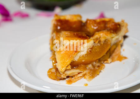 Eine große aussehende Kuchen Dessert bei einer Hochzeit. Stockfoto