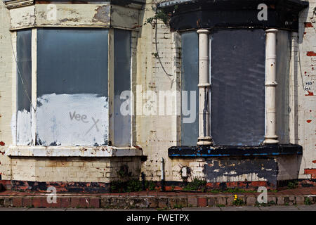 Heruntergekommene Reihenhäuser in Wavertree Liverpool zum Verkauf für 1 £ von Liverpool City Council angeboten wird, die jetzt Gegenstand einer Channel 4 TV-Show. Stockfoto