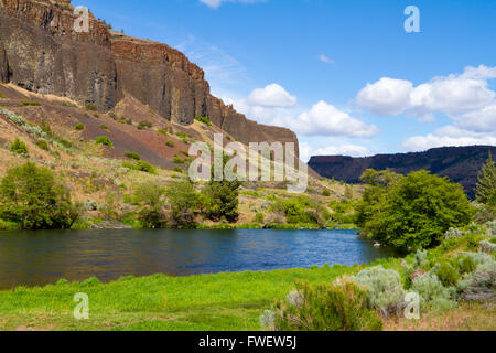 Fotografien aus dem wilden und landschaftlich reizvolle Abschnitt des unteren Deschutes River Canyon in Oregon in der Nähe von Madras im östlichen / zentrale Stockfoto