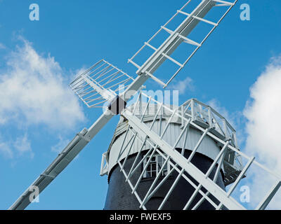 Stow Mill, eine teilweise restaurierte Windmühle im Dorf Paston in der Nähe von Mundesley, Norfolk. Stockfoto