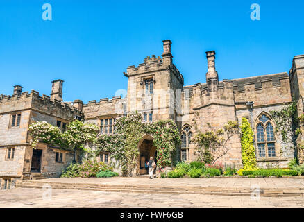 Norman Castle Haddon Hall in der Nähe von Bakewell, Midlands England Stockfoto