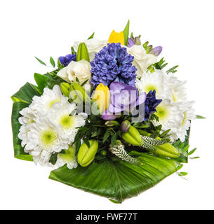 Frühling Blumen Blumenstrauß Over White Background. Hyazinthe, Rosen, Tulpen Stockfoto