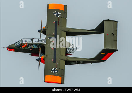 Eine nordamerikanische Rockwell OV-10B Bronco, die Tony de Bruyn gehört und geflogen wird Stockfoto