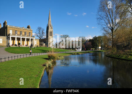 Clisssold Park und Clisssold House, Stoke Newington, North London, Großbritannien, im Frühling Stockfoto