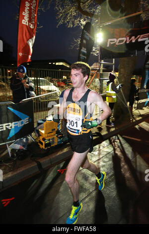 Queens University Belfast 5k run um den Fluss Lagan, Belfast, 2015. SPORT, LAUFEN, FITNESS, 5K, BELFAST, NORDIRLAND, VEREINIGTES KÖNIGREICH Stockfoto