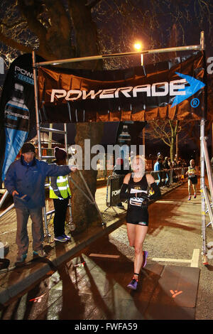 Queens University Belfast 5k run um den Fluss Lagan, Belfast, 2015. SPORT, LAUFEN, FITNESS, 5K, BELFAST, NORDIRLAND, VEREINIGTES KÖNIGREICH Stockfoto