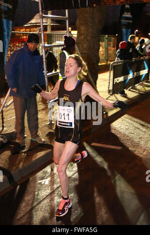 Queens University Belfast 5k run um den Fluss Lagan, Belfast, 2015. SPORT, LAUFEN, FITNESS, 5K, BELFAST, NORDIRLAND, VEREINIGTES KÖNIGREICH Stockfoto