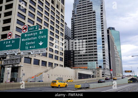 In Richtung Norden auf den FDR Drive, Lower Manhattan, NYC, NY, USA Stockfoto