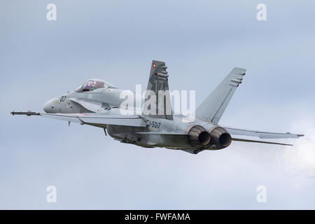 Schweizer Luftwaffe (Schweizer Luftwaffe) McDonnell Douglas F/A - 18C Hornet J-5017 Stockfoto