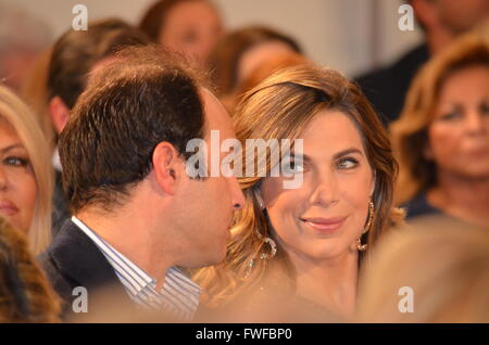 Neapel, Italien. 17. März 2016. Veronica Maya, italienischen Showgirl und sein partner Marco Moraci während Alessio Visone Kermesse im Circolo dei Canottieri in Neapel. © Angela Acanfora/Pacific Press/Alamy Live-Nachrichten Stockfoto