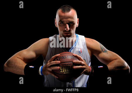 Orlando, FL, USA. 27. Sep, 2010. Orlando Magic Center Marcin Gortat (13) bei Orlando Magic Media Day im Amway Center am 27. September 2010 in Orlando, Florida.ZUMA Presse/Scott A. Miller © Scott A. Miller/ZUMA Draht/Alamy Live News Stockfoto