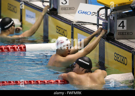 (L, R) Ryo Tateishi, Kosuke Kitajima, Yasuhiro Koseki, 5. April 2016 - Schwimmen: Japan Meisterschaft (JAPAN schwimmen 2016) Männer Schwimmen 100 m Brustschwimmen Finale Tatsumi International Swimming Center in Tokio, Japan. (Foto: AFLO SPORT) Stockfoto