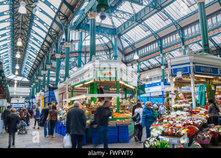 Edwardian Kirkgate Lebensmittel und Blumen Markt, Leeds, Yorkshire, England. UK Stockfoto