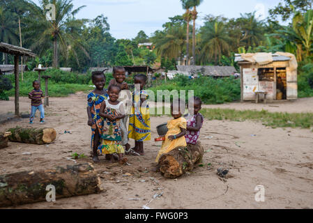 Bantu Kinder, Bayanga, Zentralafrikanische Republik, Afrika Stockfoto