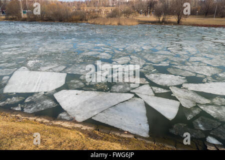 Schmelzwasser im Frühjahr See Stockfoto