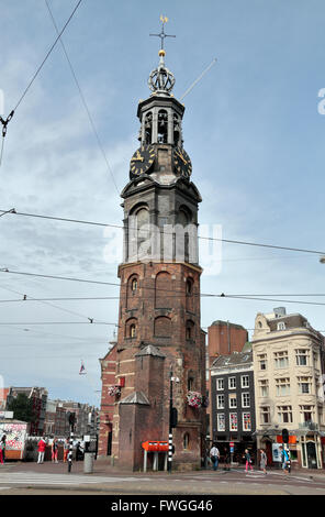 Munttoren ("Coin-Turm") oder Munt, Muntplein Square, Amsterdam, Niederlande. Stockfoto