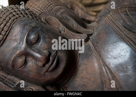 Geschnitzten Buddha-Köpfe, Phnom Penh, Kambodscha, Südost-Asien Stockfoto