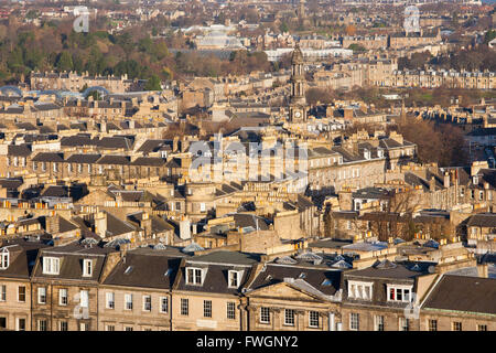 Blick über die Dächer der Neustadt von Calton Hill, Edinburgh, City of Edinburgh, Schottland, Vereinigtes Königreich, Europa Stockfoto