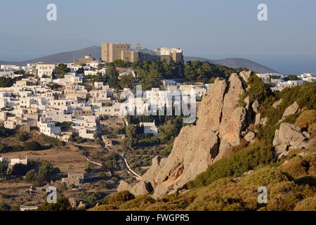 Überblick über Chora und das Kloster des Hl. Johannes der Theologe, UNESCO, Patmos, Dodekanes, griechische Inseln, Griechenland Stockfoto