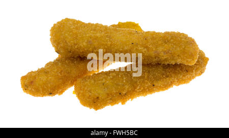 Drei Mikrowelle Huhn Finger isoliert auf einem weißen Hintergrund. Stockfoto