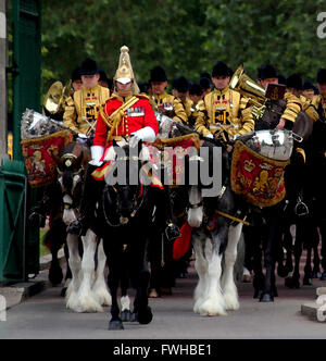 London, UK. 11. Juni 2016. Wasser-Farbe-Effekt - Band der Haushalt Cavalry.Trooping Farbe 2016 Credit: Chris Carnell/Alamy Live-Nachrichten Stockfoto