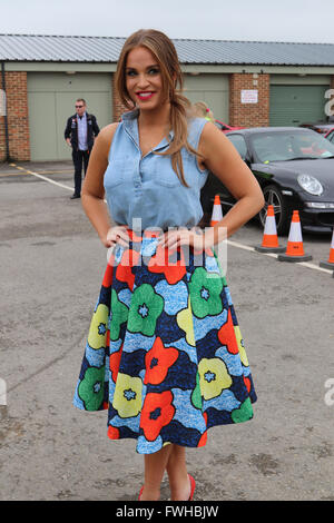 Darlington, Großbritannien. 12. Juni 2016. Vicky Pattison während der Dreamcar, Croft Circuit, Darlington, England, Großbritannien Veranstaltungsguthaben: Jamie Tyerman/Alamy Live-Nachrichten Stockfoto