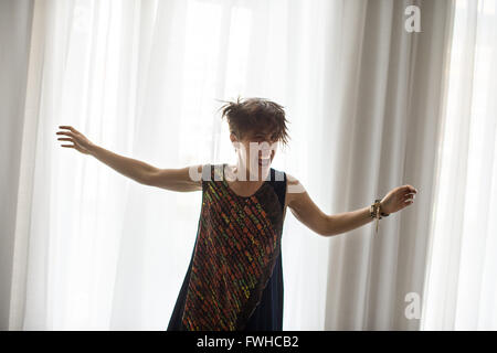 Berlin, Deutschland. 8. Juni 2016. Französische Sängerin Zaz (Isabelle Geffroy) posiert in Berlin, Deutschland, 8. Juni 2016. Foto: Wolfram Kastl/Dpa/Alamy Live-Nachrichten Stockfoto