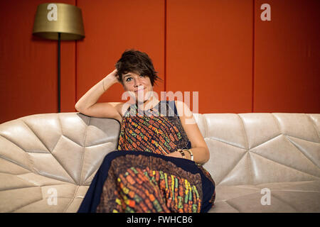 Berlin, Deutschland. 8. Juni 2016. Französische Sängerin Zaz (Isabelle Geffroy) posiert in Berlin, Deutschland, 8. Juni 2016. Foto: Wolfram Kastl/Dpa/Alamy Live-Nachrichten Stockfoto