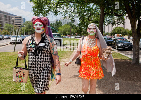 Washington DC, USA. 12. Juni 2016. Tausende von Teilnehmern feiern Pride Monat in Washington, DC USA Credit: B Christopher/Alamy Live News Stockfoto