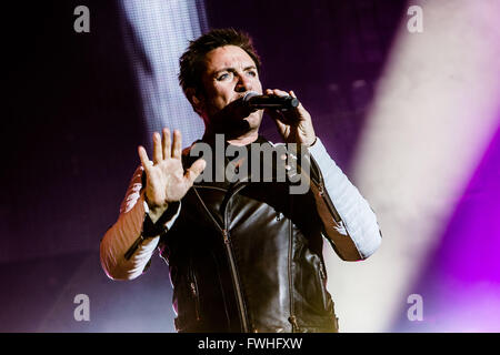 Mailand, Italien. 12. Juni 2016. Duran Duran führt live auf Assago Sommerarena in Mailand, Italien, am 12. Juni 2016 Credit: Mairo Cinquetti/Alamy Live News Stockfoto