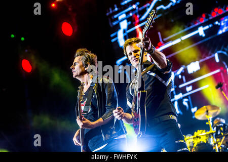 Mailand, Italien. 12. Juni 2016. Duran Duran führt live auf Assago Sommerarena in Mailand, Italien, am 12. Juni 2016 Credit: Mairo Cinquetti/Alamy Live News Stockfoto