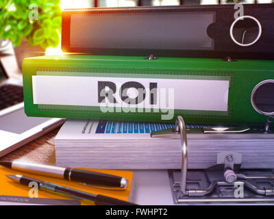 Ordner "Green Office" mit Aufschrift ROI. Stockfoto