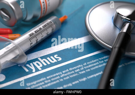 Typhus. Medizinisches Konzept auf blauem Hintergrund. Stockfoto