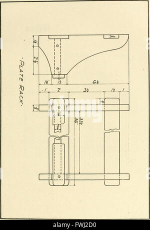 Dieses Buch aus dem Jahr 1914 bietet Anleitungen in Holzarbeiten und mechanischem Zeichnen, wobei der Schwerpunkt auf Techniken für Holzprojekte und die Erstellung detaillierter mechanischer Zeichnungen liegt. Es bietet praktische Anleitungen für Schüler und Handwerker in beiden Bereichen. Stockfoto