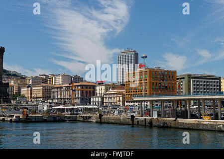 Am Hafen, Stazione Marittima, Altstadt, Neapel, Kampanien, Kampanien, Italien Stockfoto