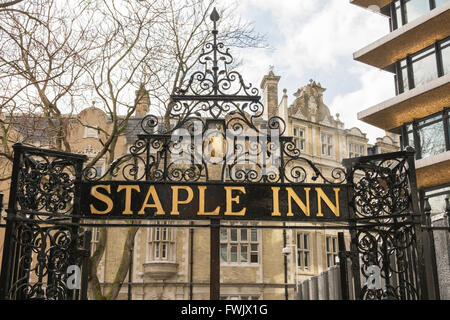 Staple Inn, High Holborn, in der City von London, England, Großbritannien Stockfoto