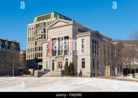 Montreal, Kanada - 6. März 2016: The Redpath Museum an einem sonnigen Tag im Winter. Stockfoto