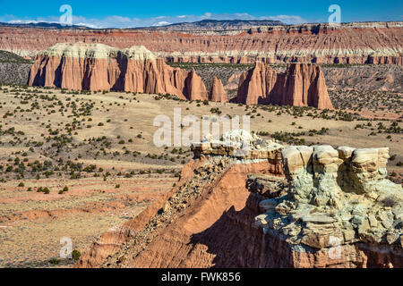 Türmen und Klippen in Upper Cathedral Valley, Capitol Reef National Park, Colorado Plateau, Utah, USA Stockfoto