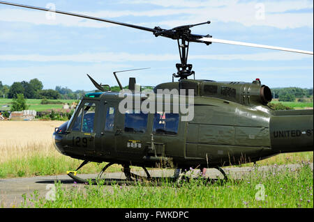 Bell UH-1 Iroquois (Spitzname "Huey" während des Vietnam-Krieges) auf dem Boden auf East Fortune Airshow 2011 Stockfoto