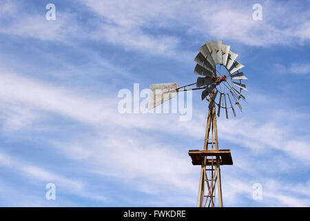 Windmühle Wasser Pumpe, Dugout Wells, Big Bend National Park, Texas, USA Stockfoto